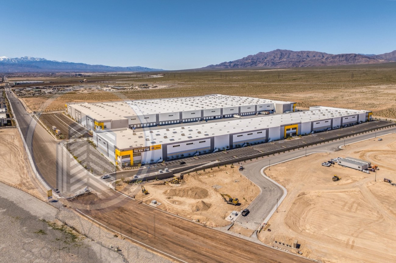 Industrial building context perspective — surrounding site and access