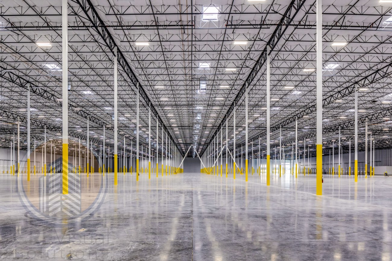Warehouse floor clear height and column spacing
