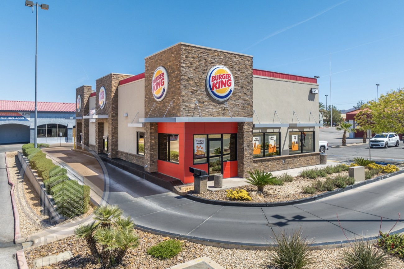 Quick-service restaurant exterior — Las Vegas retail photography